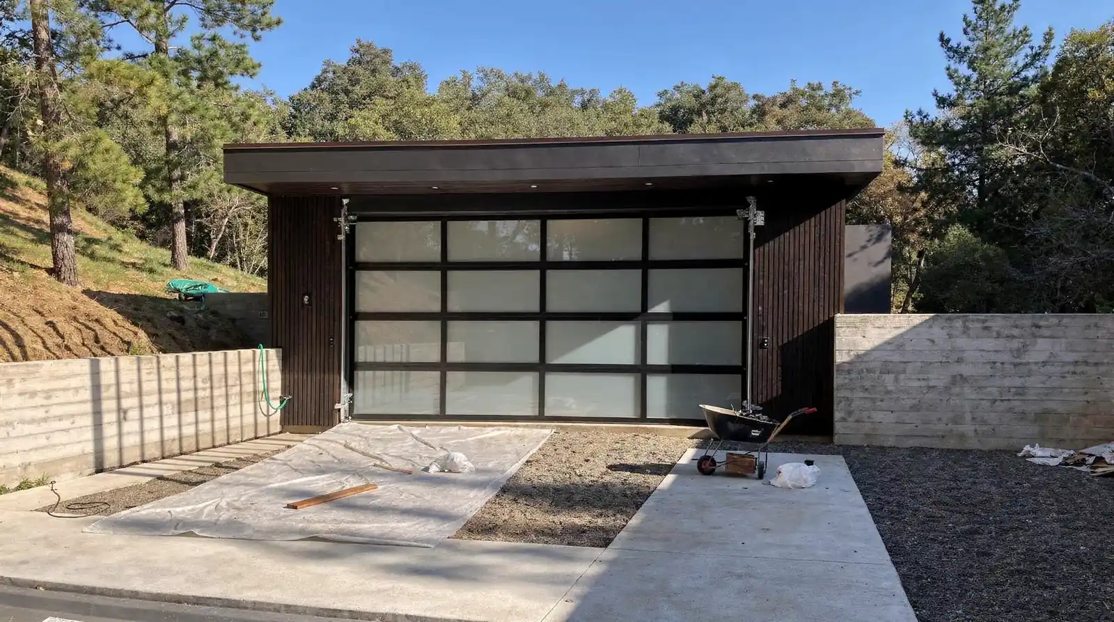 Overhead Door Company of Fresno is located in Santa Rosa, CA, United States, a base
